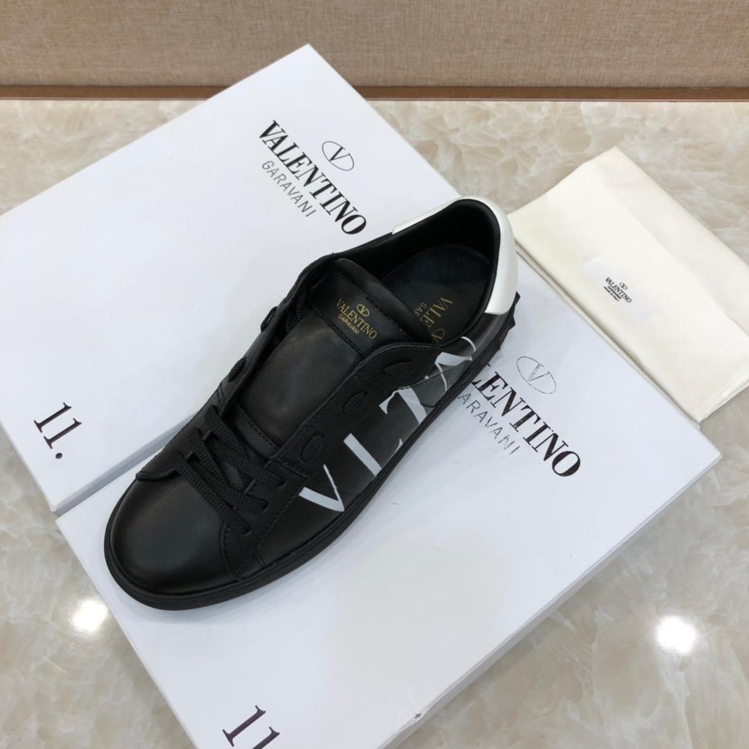 Valentino Perfect Quality Sneakers Black and white VLTN logo print with black sole MS071456