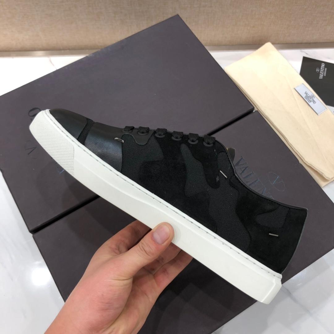 Valentino Perfect Quality Sneakers Black and black suede details with white sole MS071468