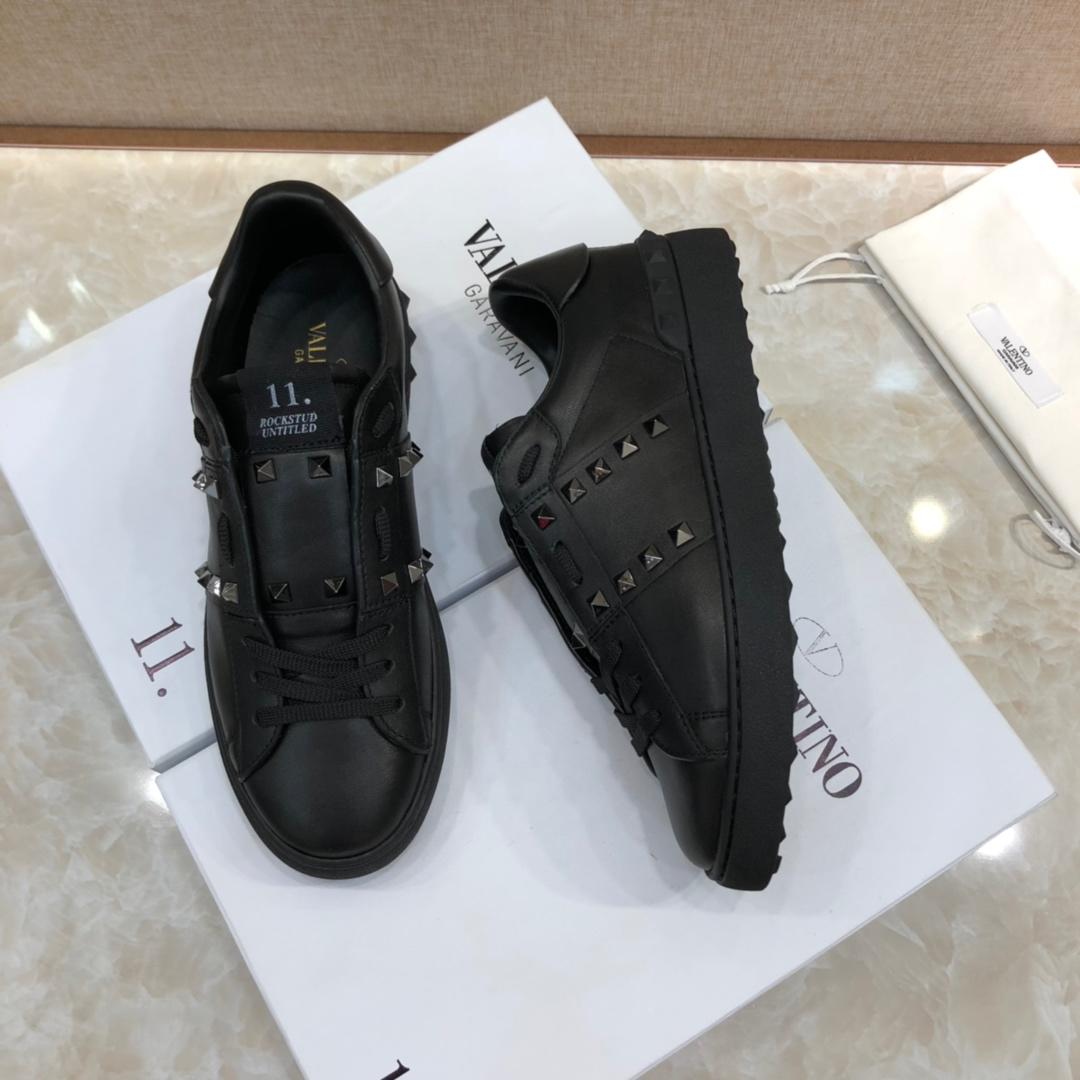 Valentino Perfect Quality Sneakers Black and black stud ribbon detail with black sole MS071459