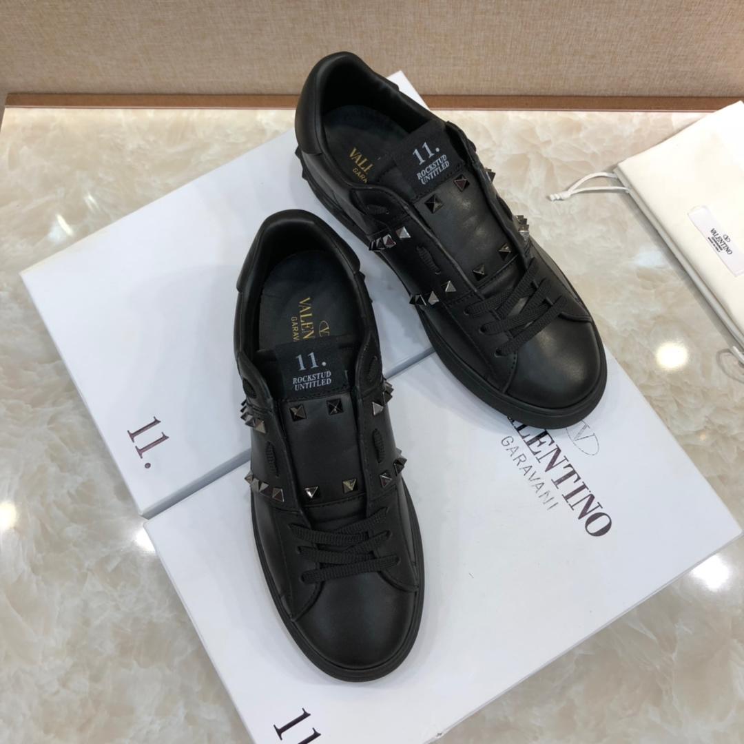 Valentino Perfect Quality Sneakers Black and black stud ribbon detail with black sole MS071459