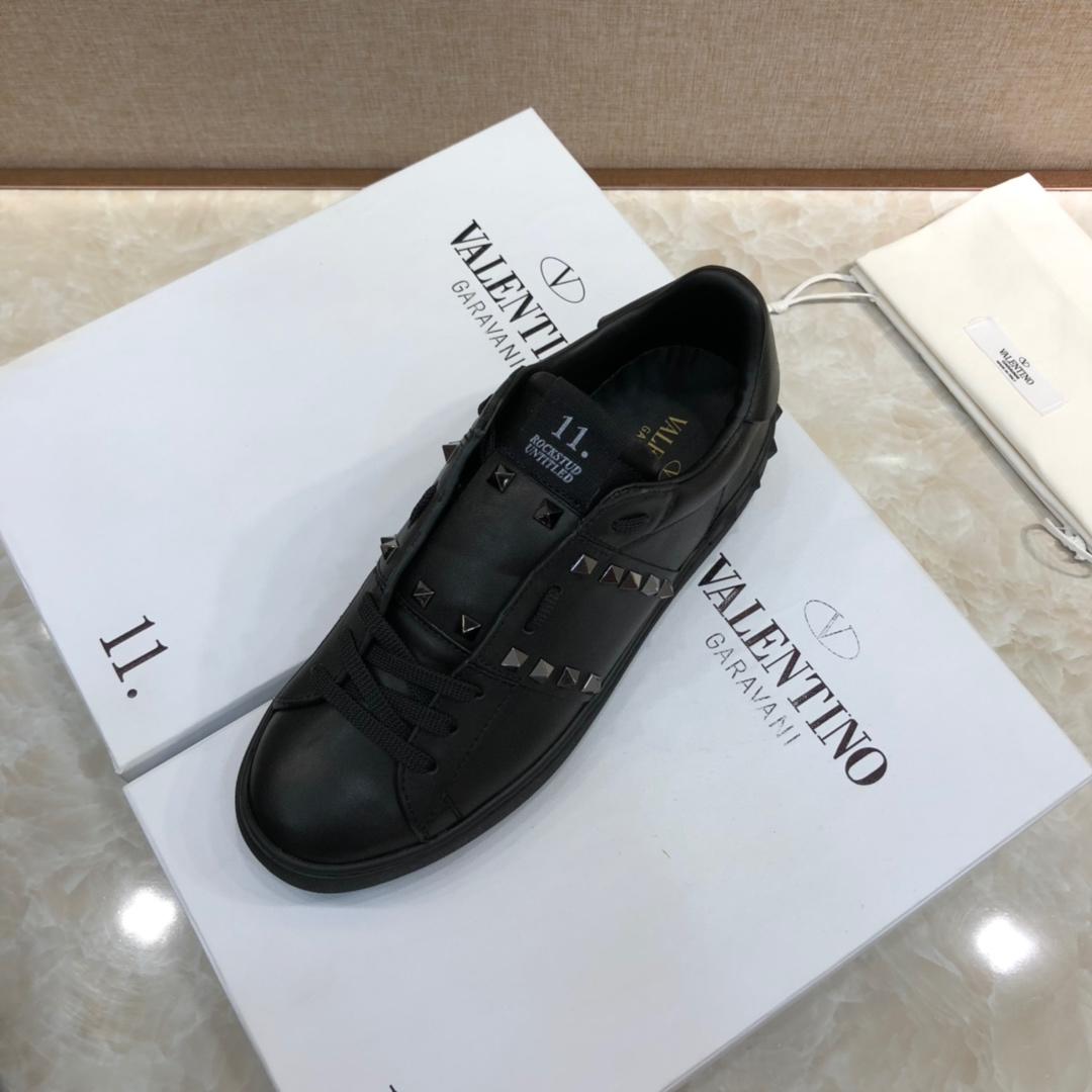 Valentino Perfect Quality Sneakers Black and black stud ribbon detail with black sole MS071459