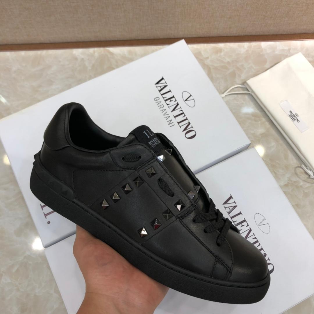 Valentino Perfect Quality Sneakers Black and black stud ribbon detail with black sole MS071459