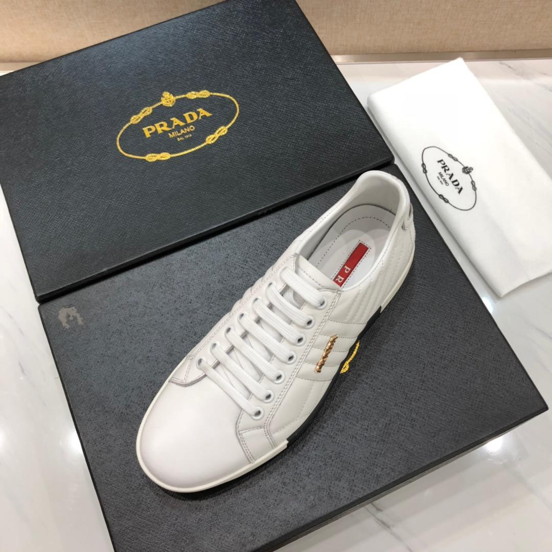 Prada Perfect Quality Sneakers White and gold Prada patch with white sole MS071284