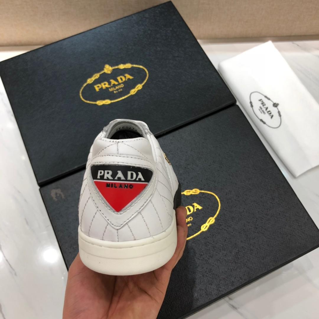 Prada Perfect Quality Sneakers White and gold Prada patch with white sole MS071284