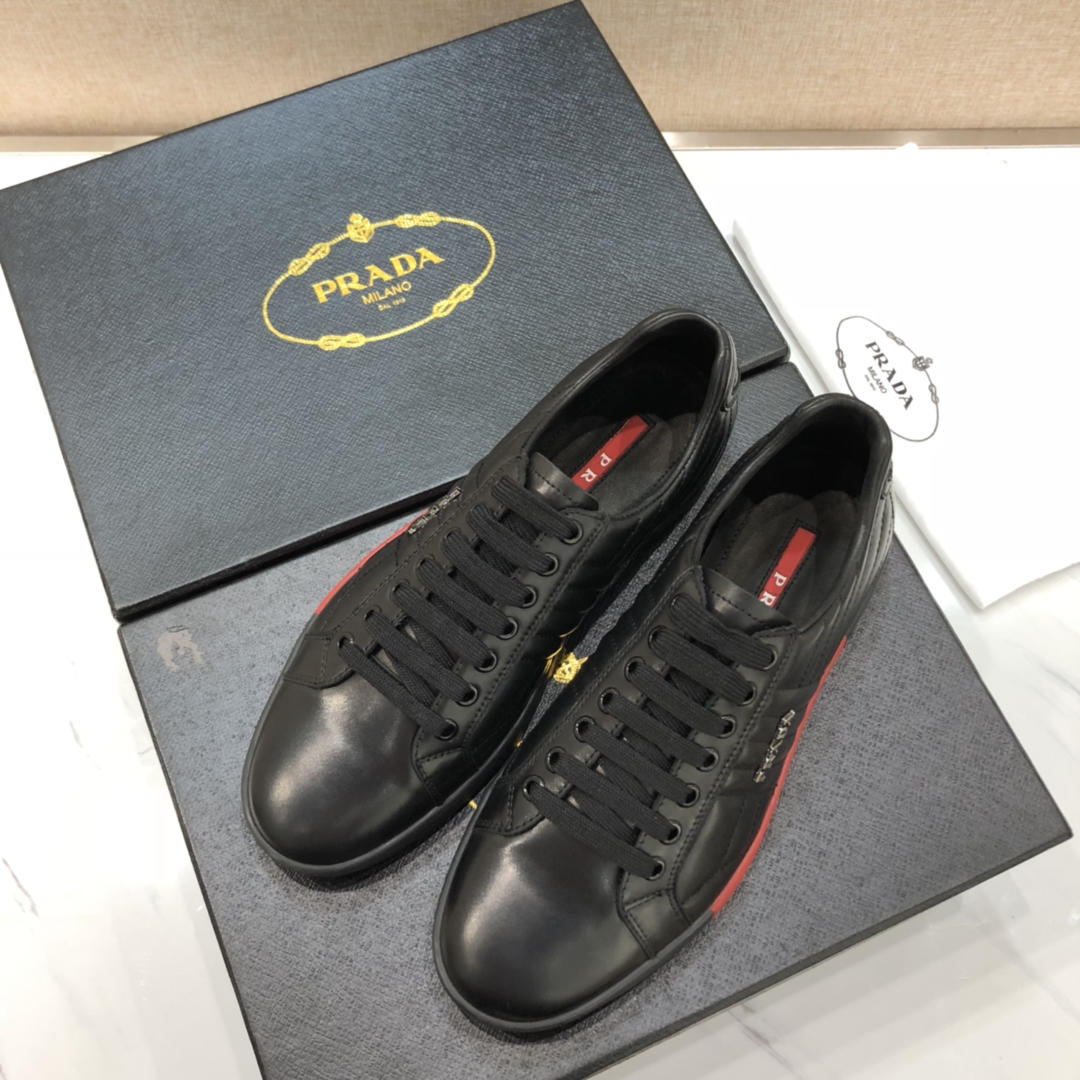 Prada Perfect Quality Sneakers Black and embroidered pattern with colorblock sole MS071285