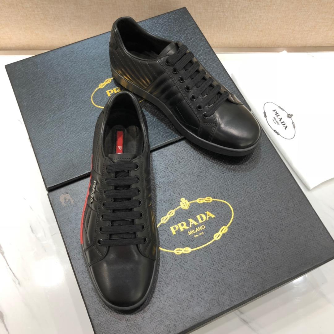 Prada Perfect Quality Sneakers Black and embroidered pattern with colorblock sole MS071285