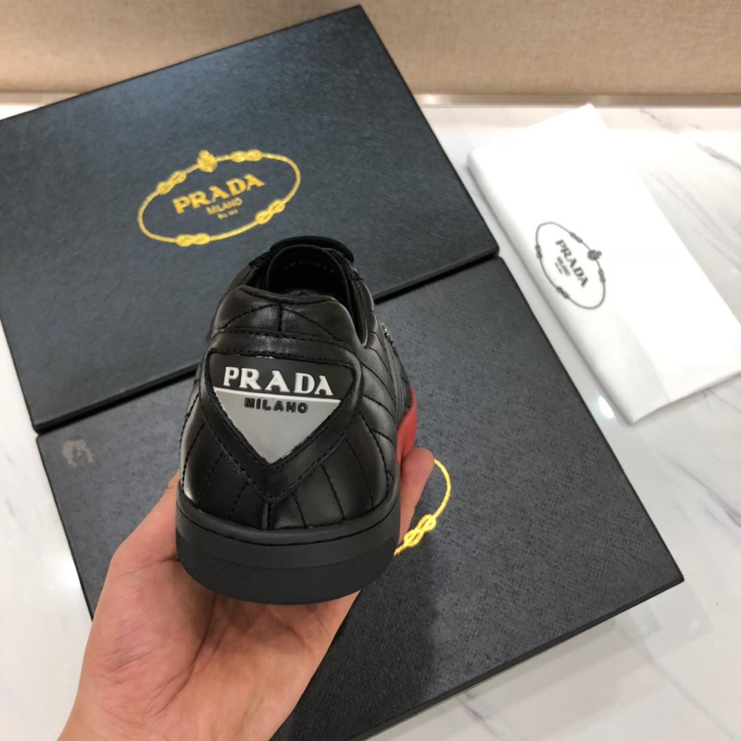 Prada Perfect Quality Sneakers Black and embroidered pattern with colorblock sole MS071285