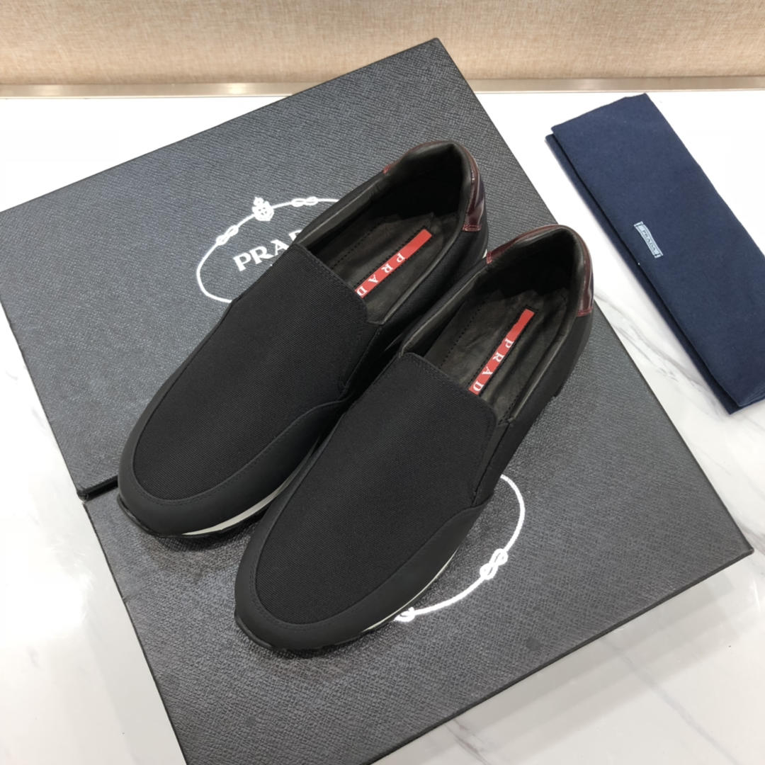 Prada Perfect Quality Sneakers Black and burgundy heel with white sole MS071299