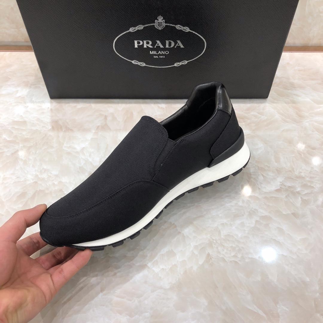 Prada Perfect Quality Sneakers Black and black leather heel with white sole MS071307