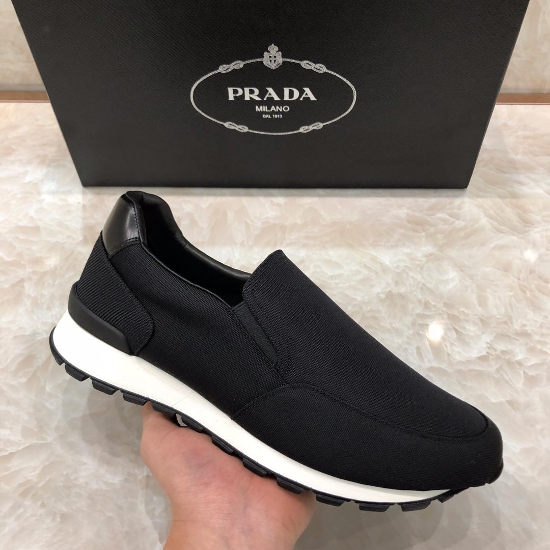 Prada Perfect Quality Sneakers Black and black leather heel with white sole MS071307