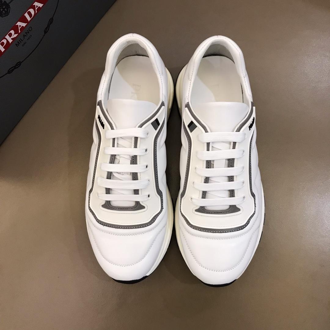 Prada Fashion Sneakers White and black line details with white sole MS02922