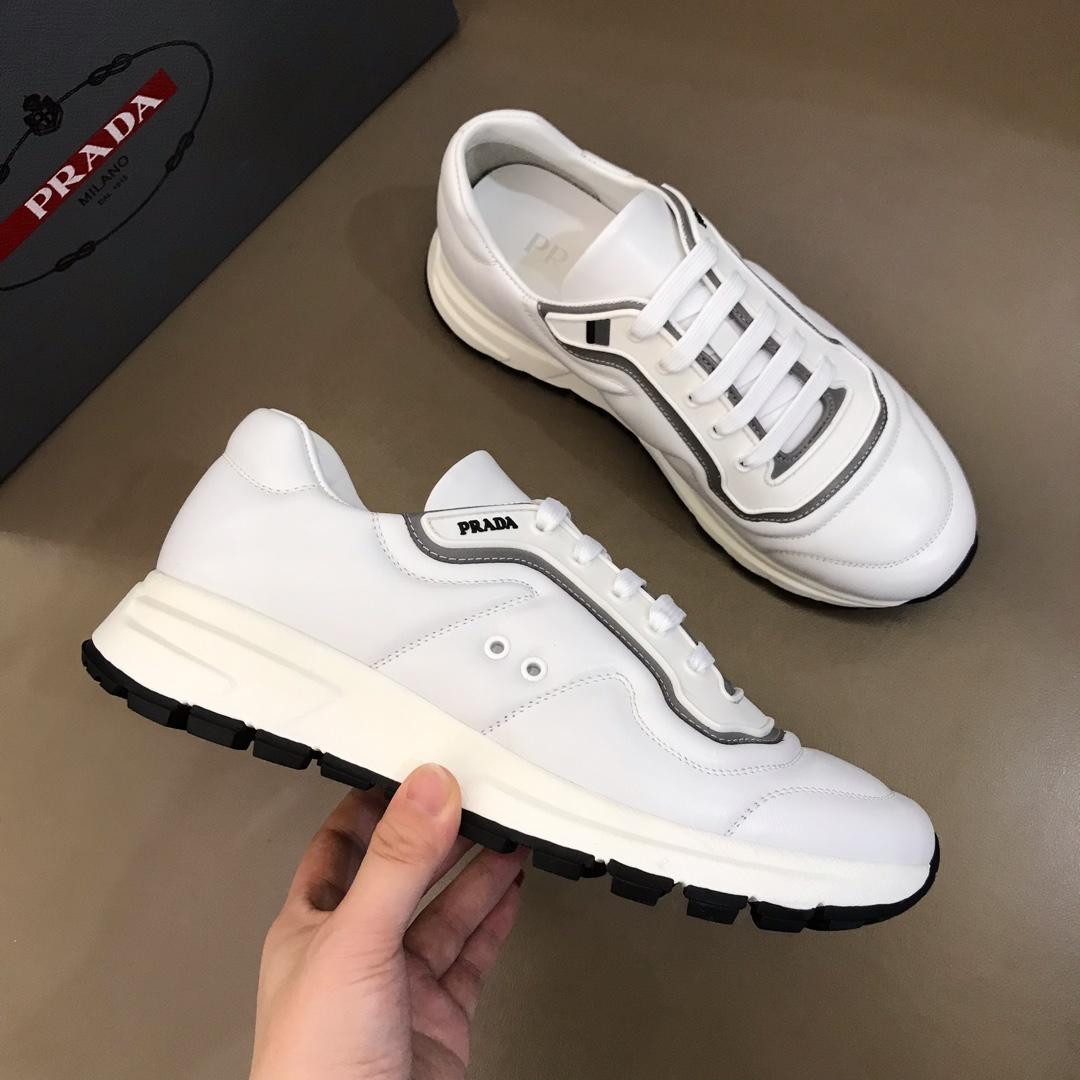 Prada Fashion Sneakers White and black line details with white sole MS02922