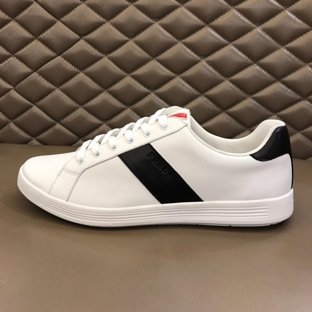 Prada Fashion Sneakers White and black leather details with white sole MS02960