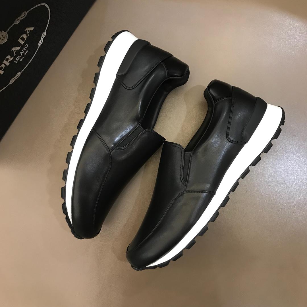 Prada Fashion Sneakers Black and white sole MS02967