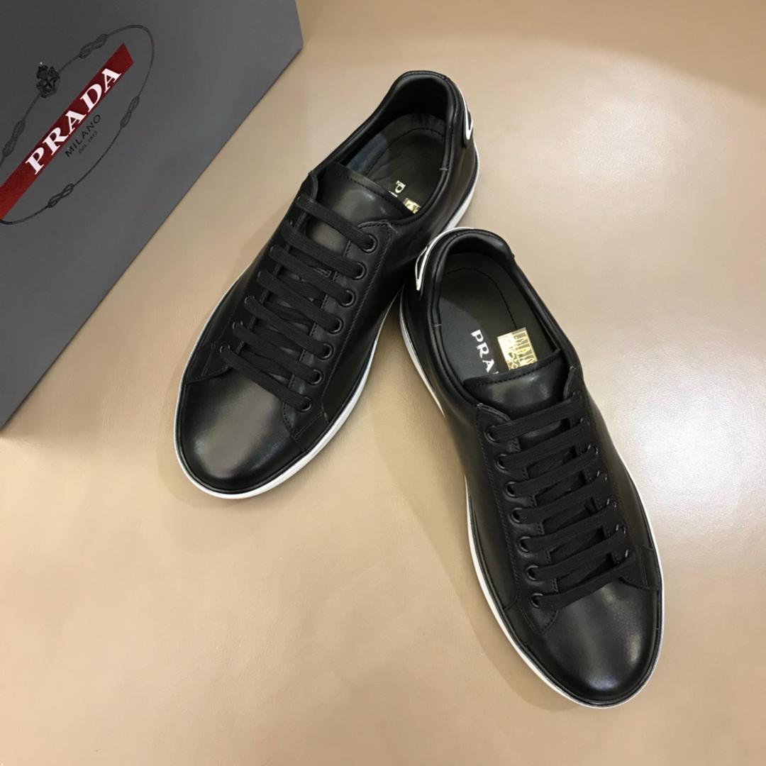 Prada Fashion Sneakers Black and White Prada Patch Heel with White Sole MS02934