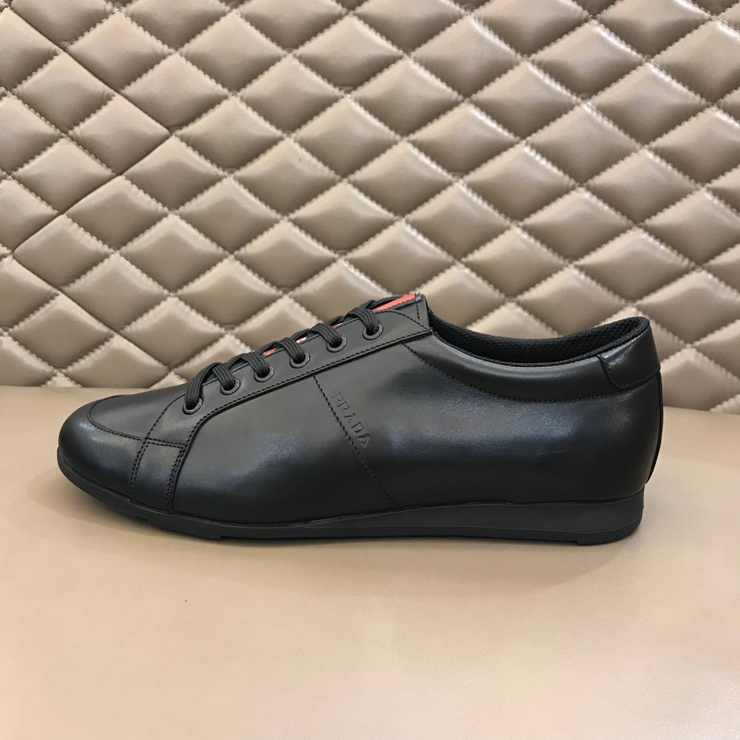 Prada Fashion Sneakers Black and red Prada patch tongue with black sole MS02953