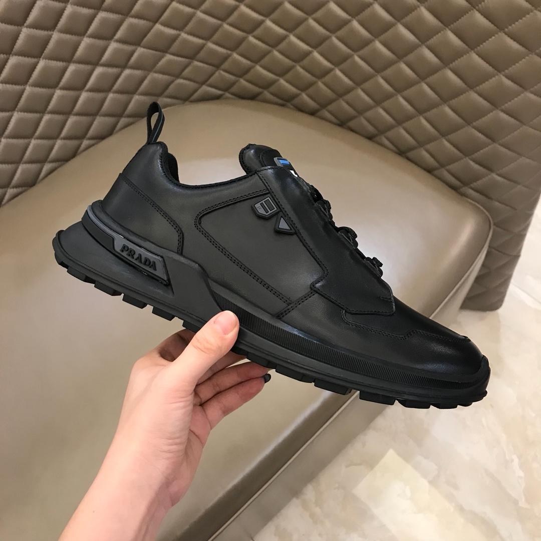 Prada Fashion Sneakers Black and black soles MS02940