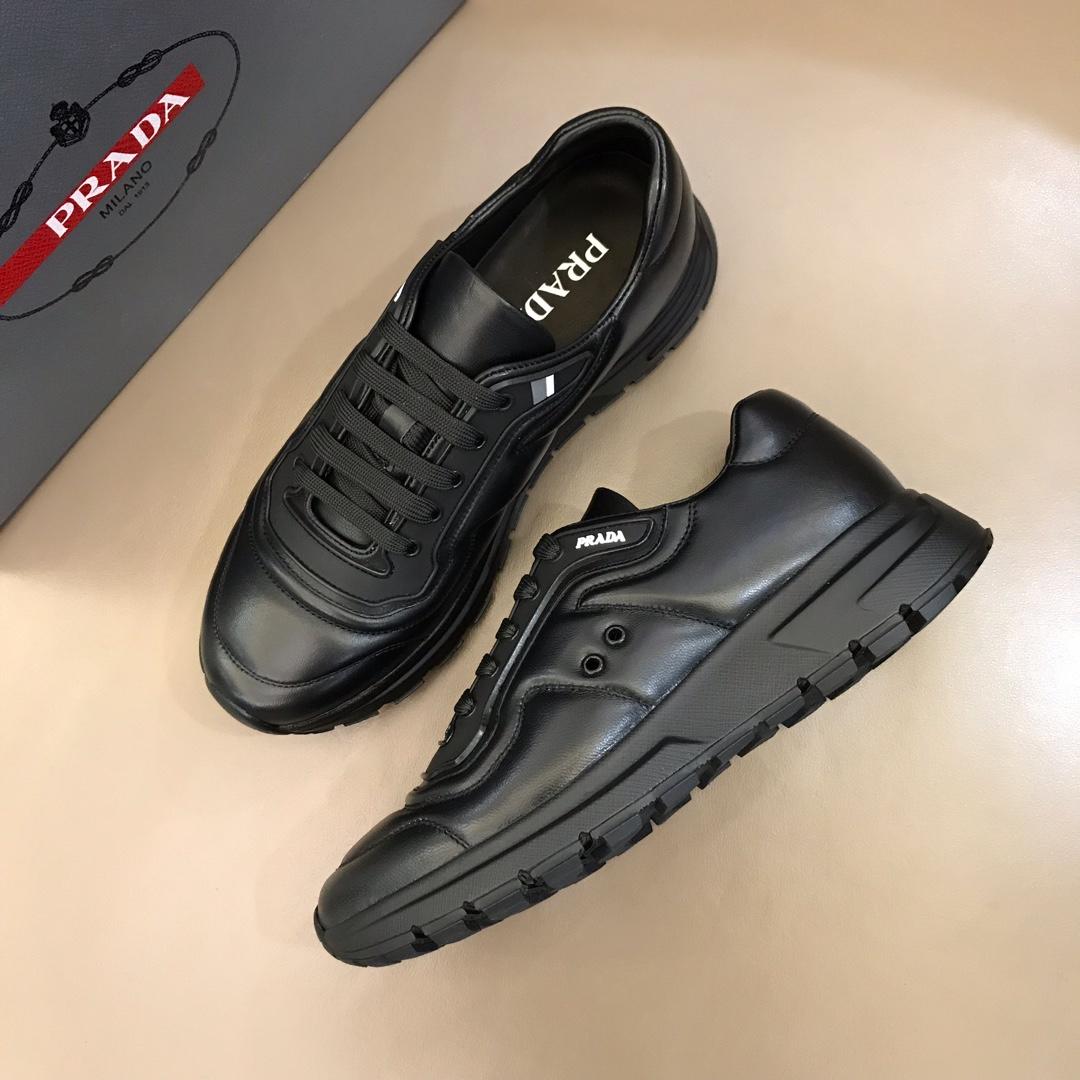 Prada Fashion Sneakers Black and black shoe soles MS02921