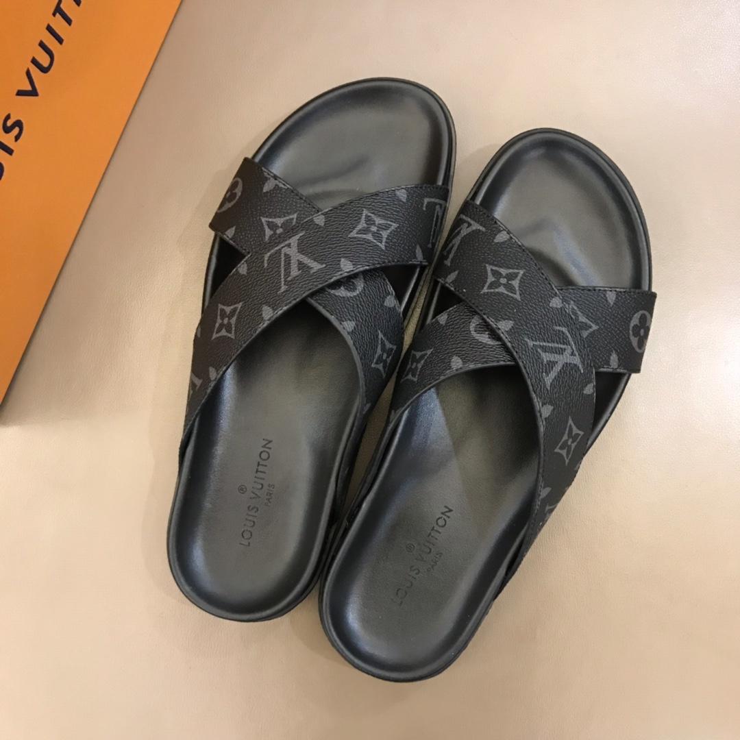 lv Slippers with a gold-tone lv embossed on the upper MS02812