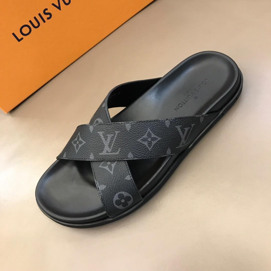 lv Slippers with a gold-tone lv embossed on the upper MS02812