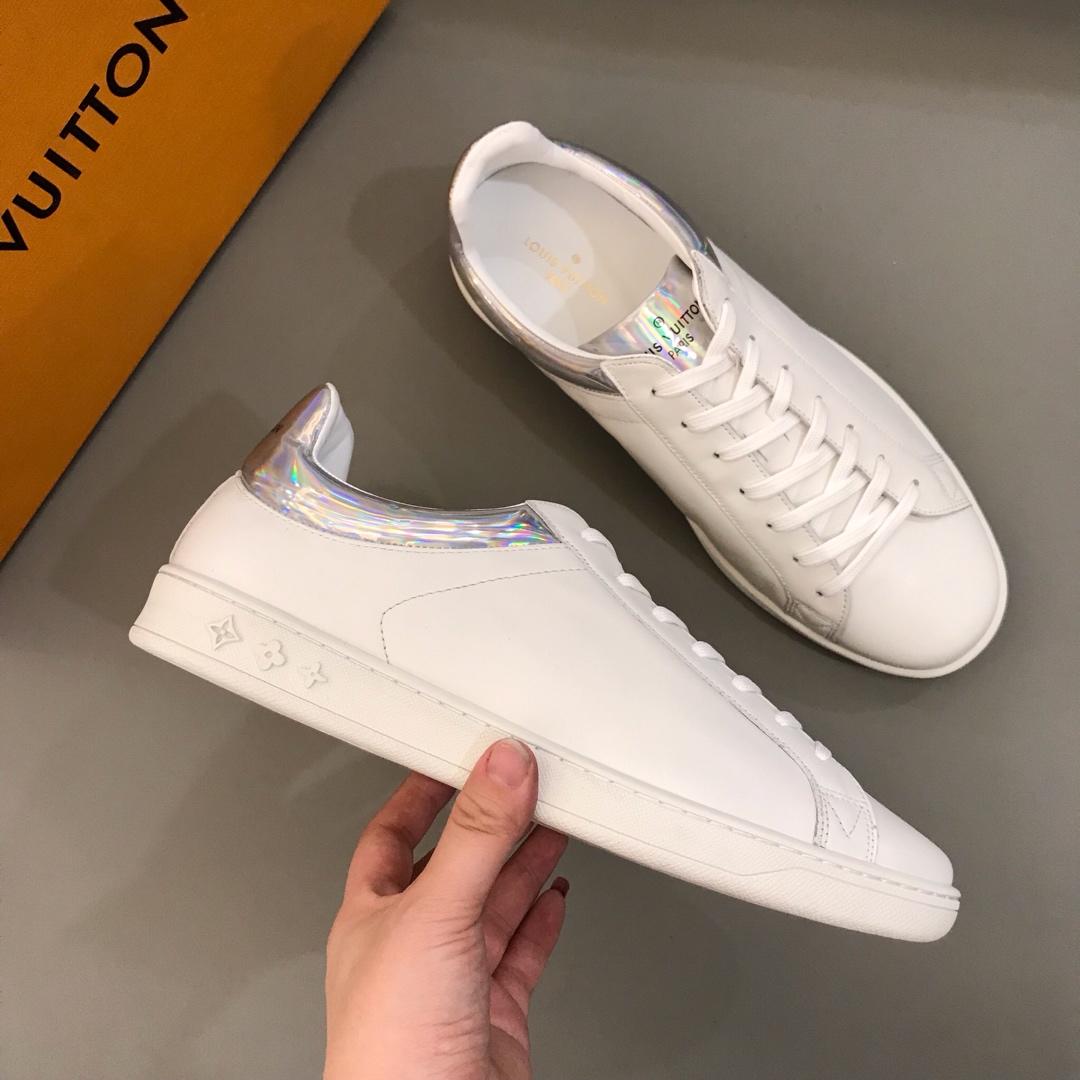 lv Perfect Quality Sneakers White and silver trim and white sole MS02838