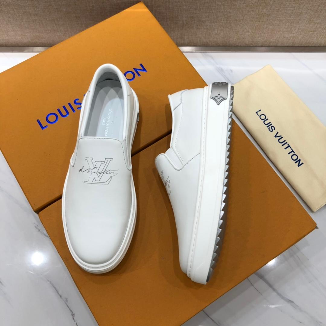 lv Perfect Quality Sneakers White and LV print with white sole MS071110