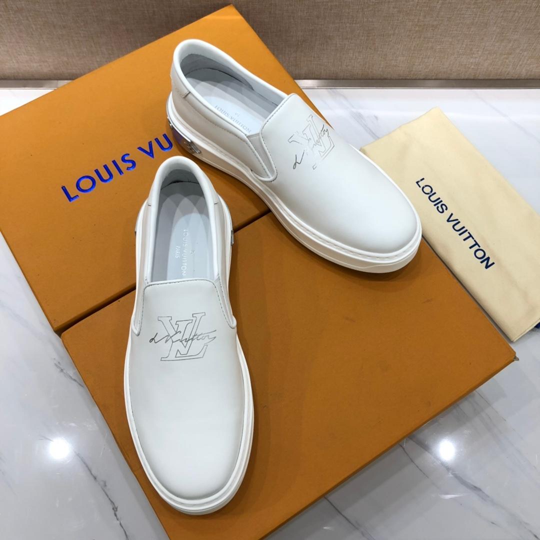 lv Perfect Quality Sneakers White and LV print with white sole MS071110