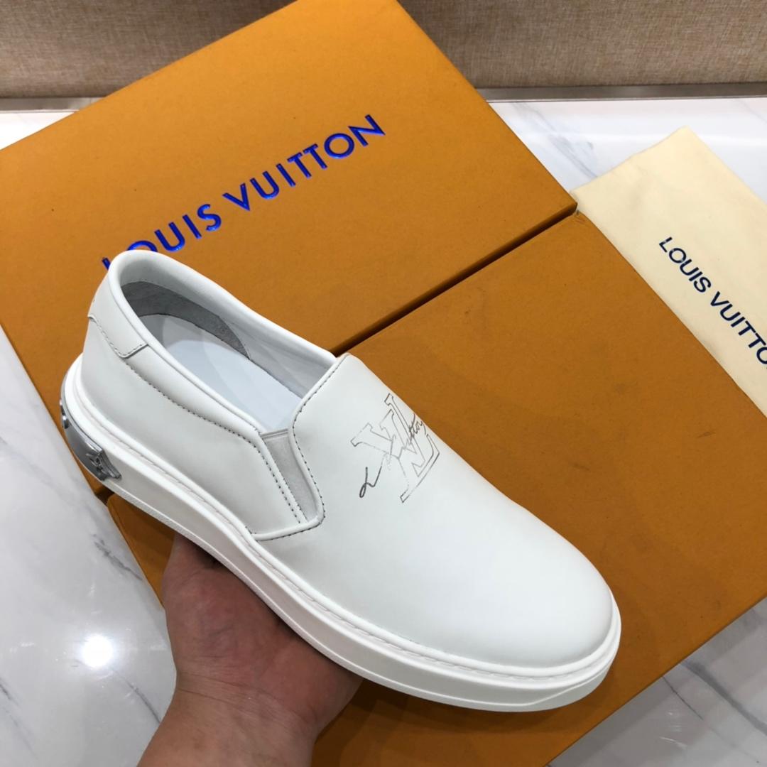 lv Perfect Quality Sneakers White and LV print with white sole MS071110