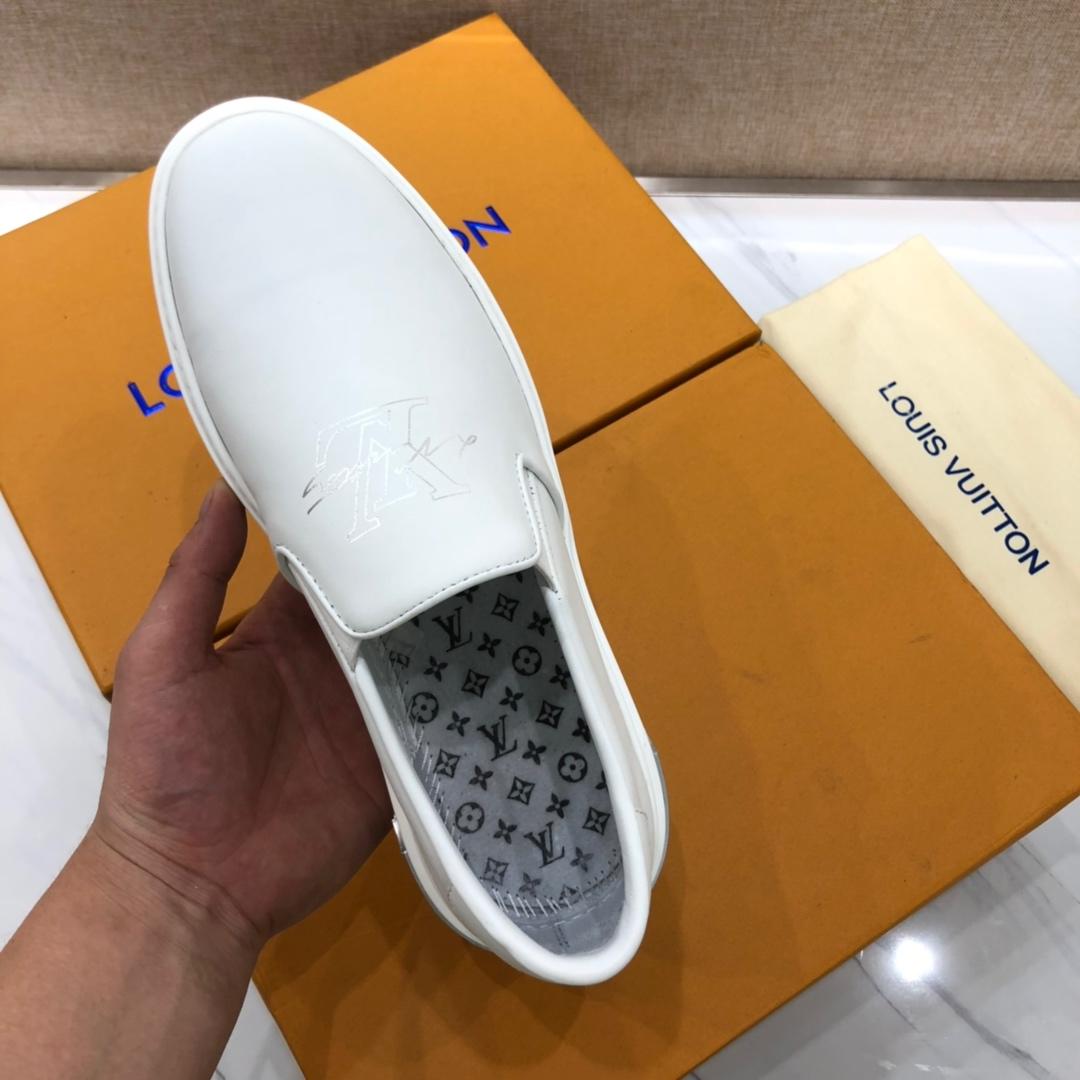 lv Perfect Quality Sneakers White and LV print with white sole MS071110