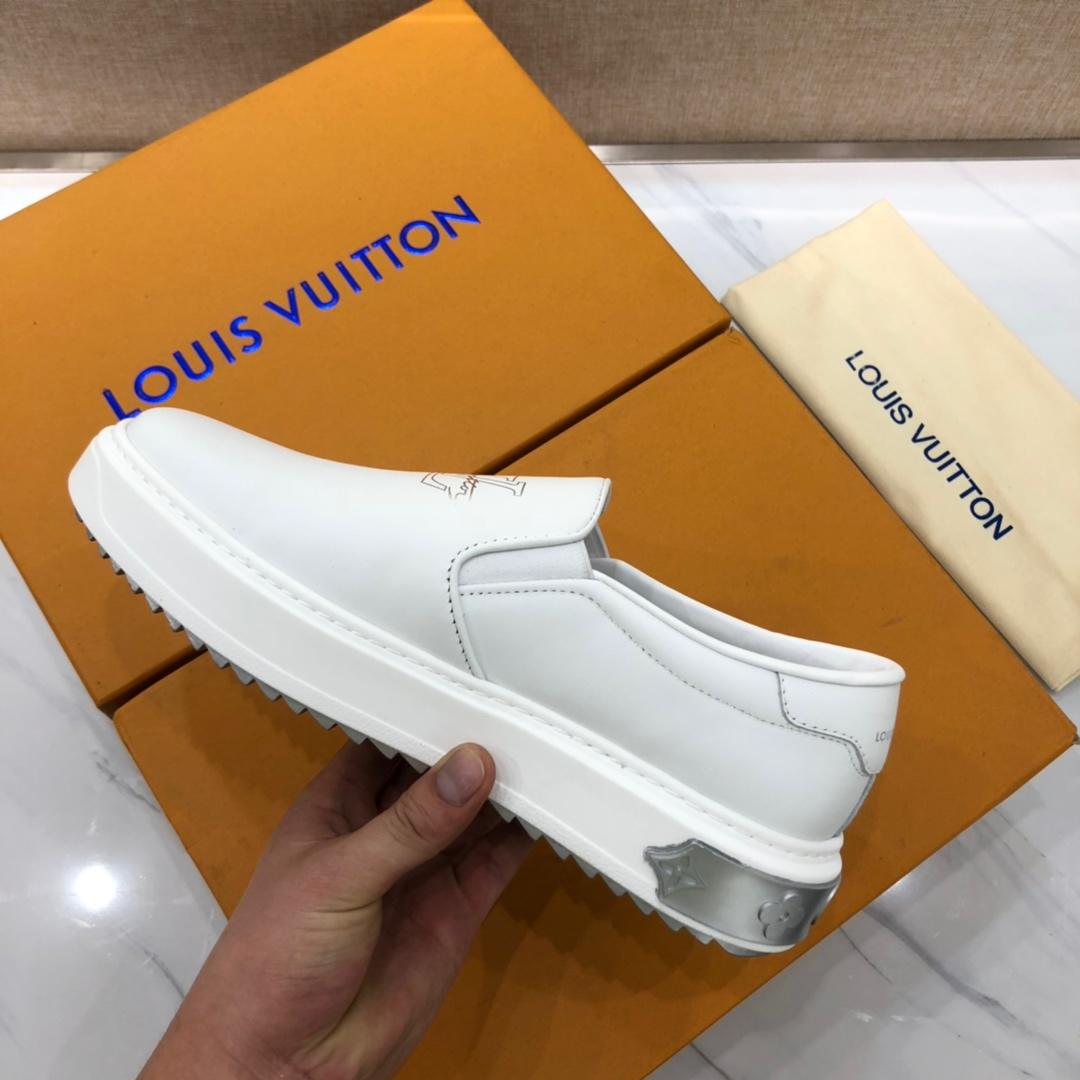 lv Perfect Quality Sneakers White and LV print with white sole MS071110