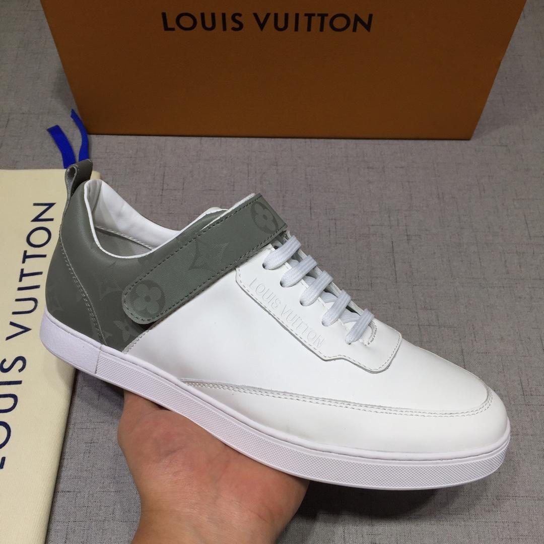 lv Perfect Quality Sneakers White and gray Monogram details and white sole MS071079