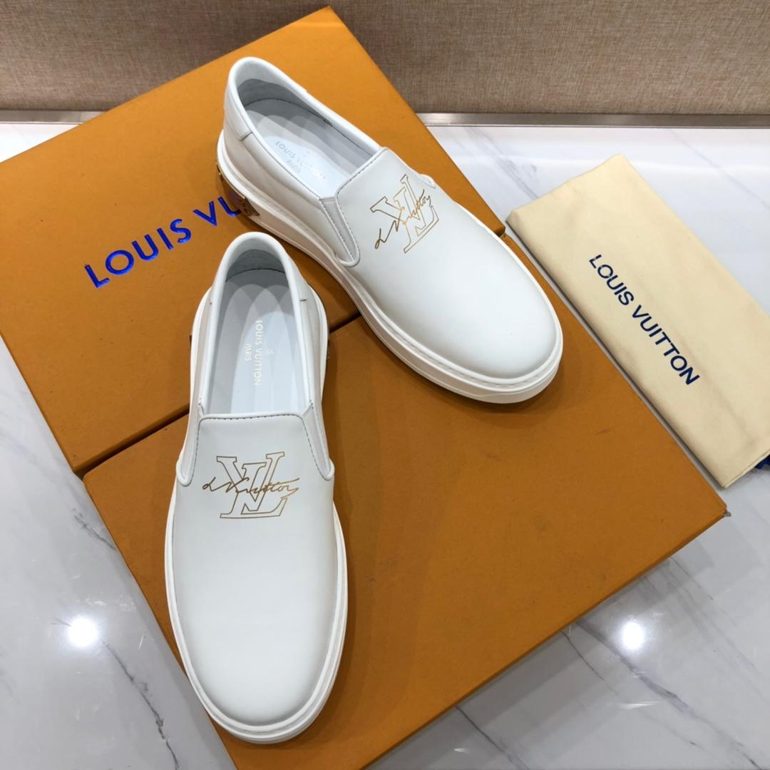 lv Perfect Quality Sneakers White and gold LV print with white sole MS071111