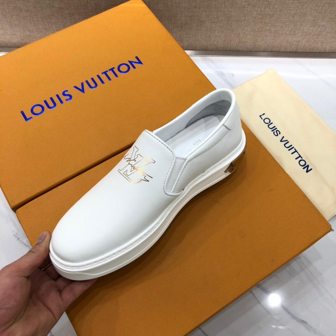 lv Perfect Quality Sneakers White and gold LV print with white sole MS071111