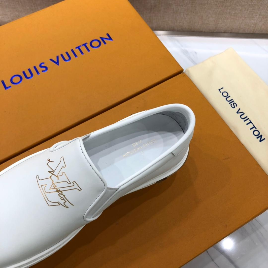 lv Perfect Quality Sneakers White and gold LV print with white sole MS071111