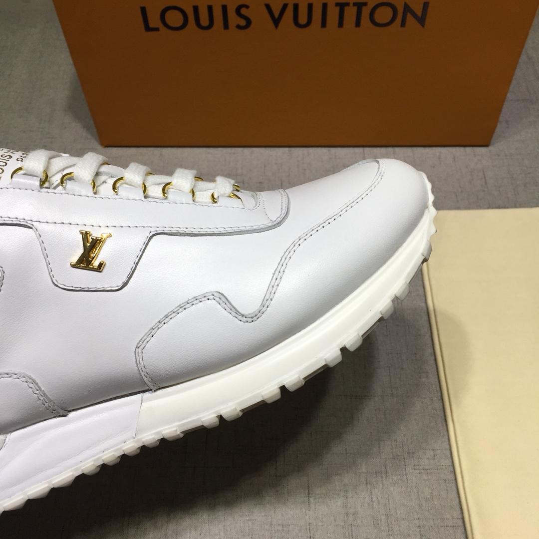 lv Perfect Quality Sneakers White and gold LV logo with white sole MS071039