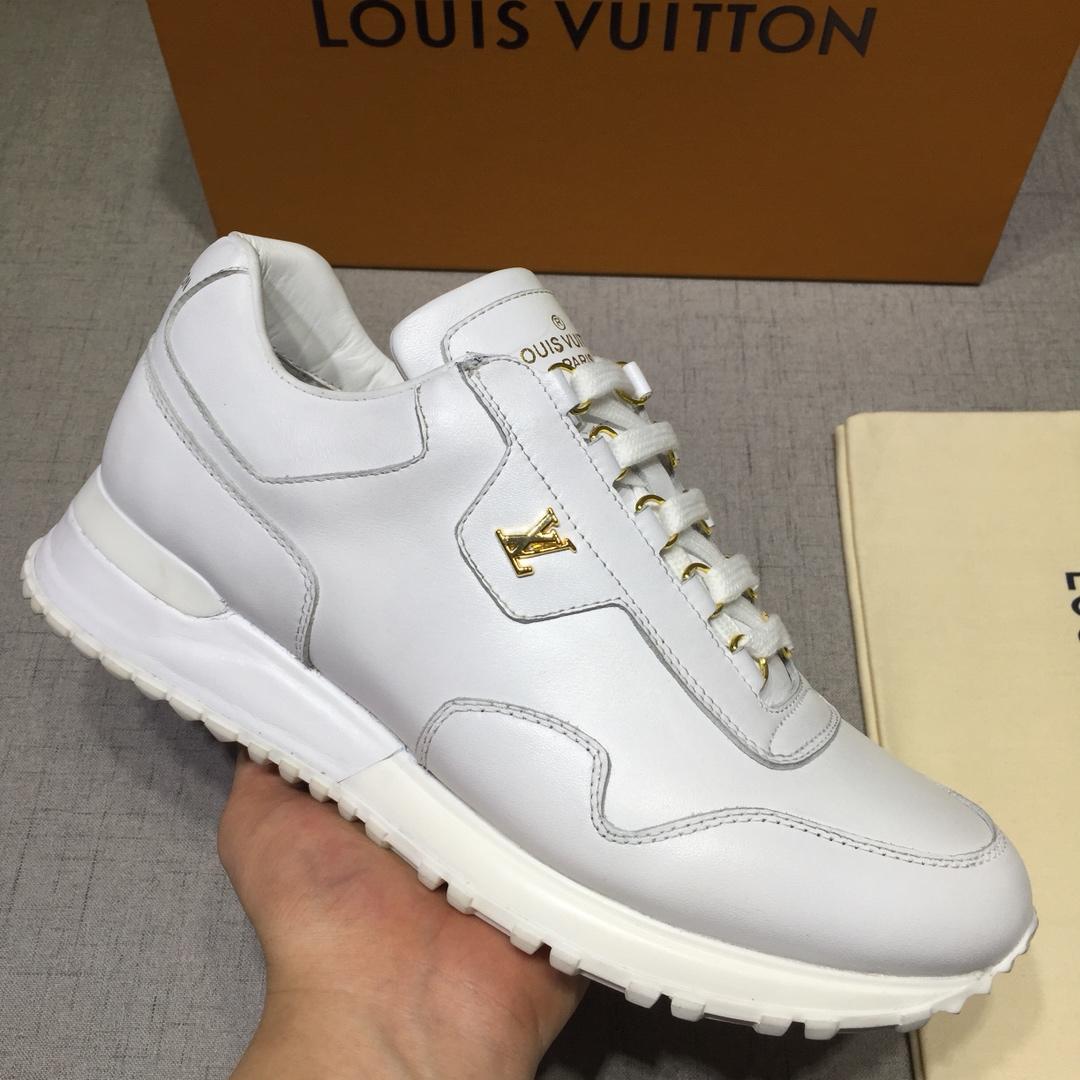 lv Perfect Quality Sneakers White and gold LV logo with white sole MS071039