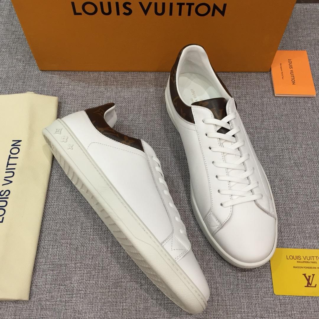 lv Perfect Quality Sneakers White and black trim details and white sole MS071089