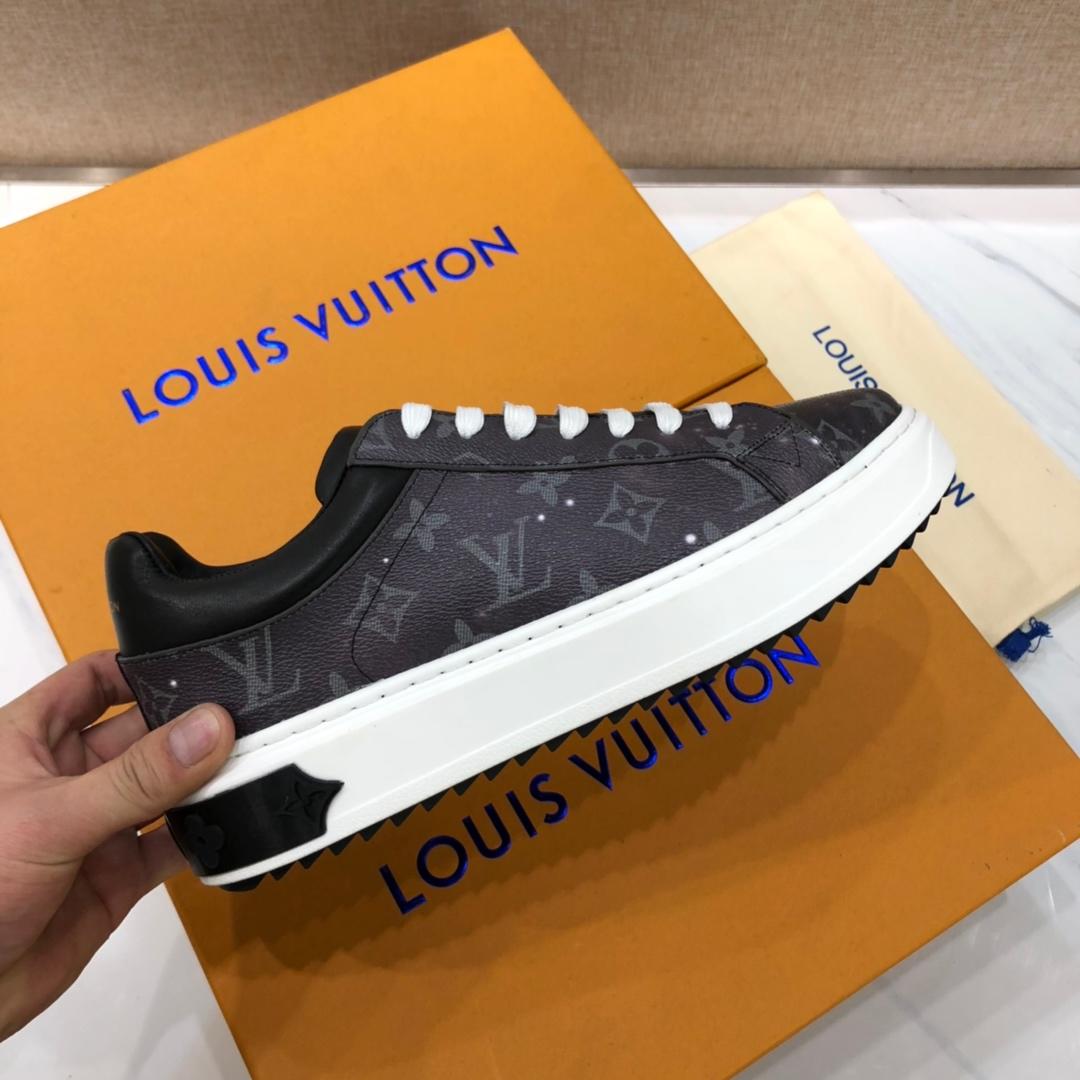 lv Perfect Quality Sneakers Starry sky and Monogram print and white sole MS071147