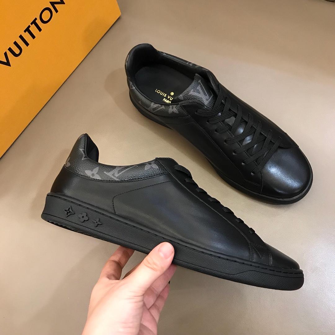 lv Perfect Quality Sneakers Black and Monogram print trim and black sole MS02841