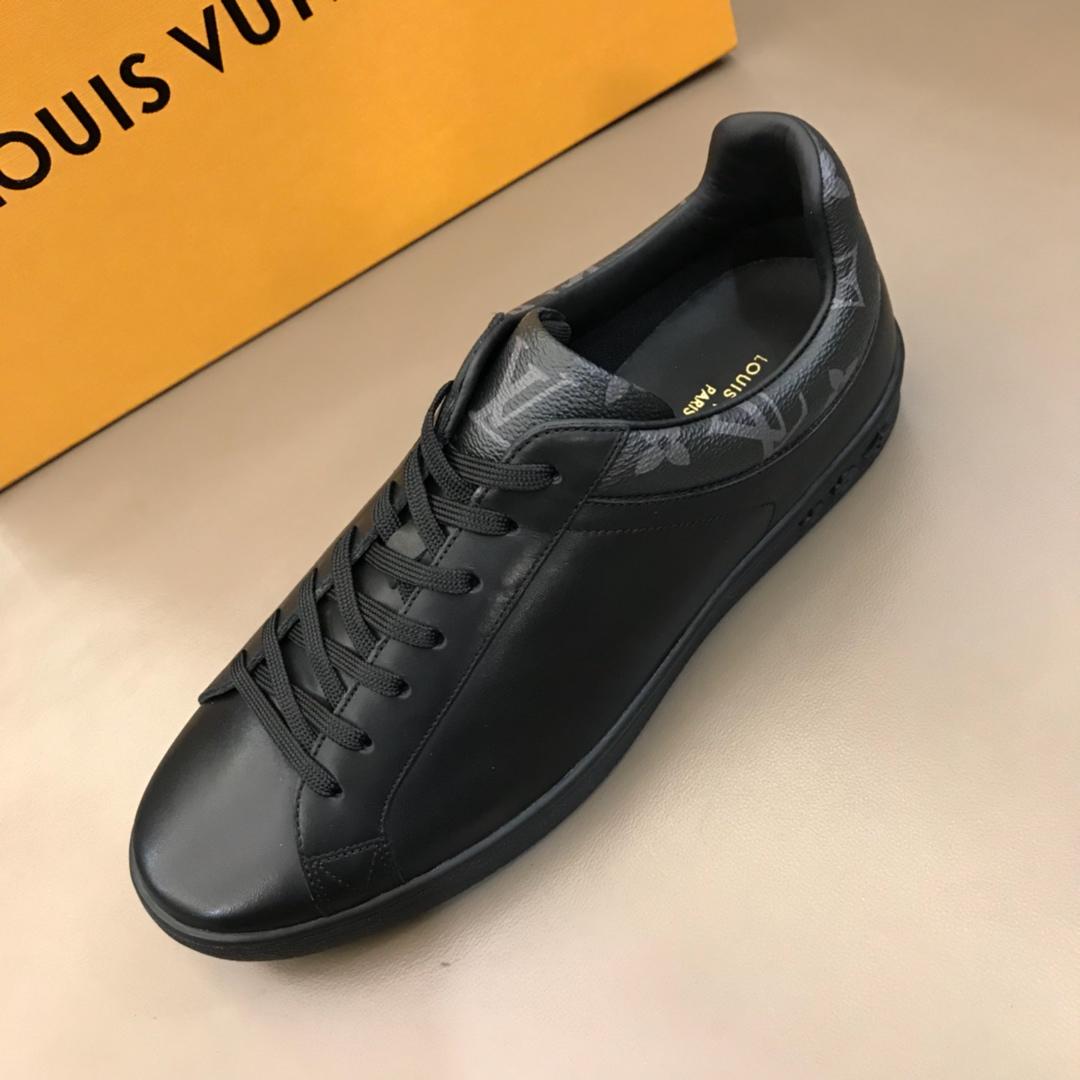 lv Perfect Quality Sneakers Black and Monogram print trim and black sole MS02841