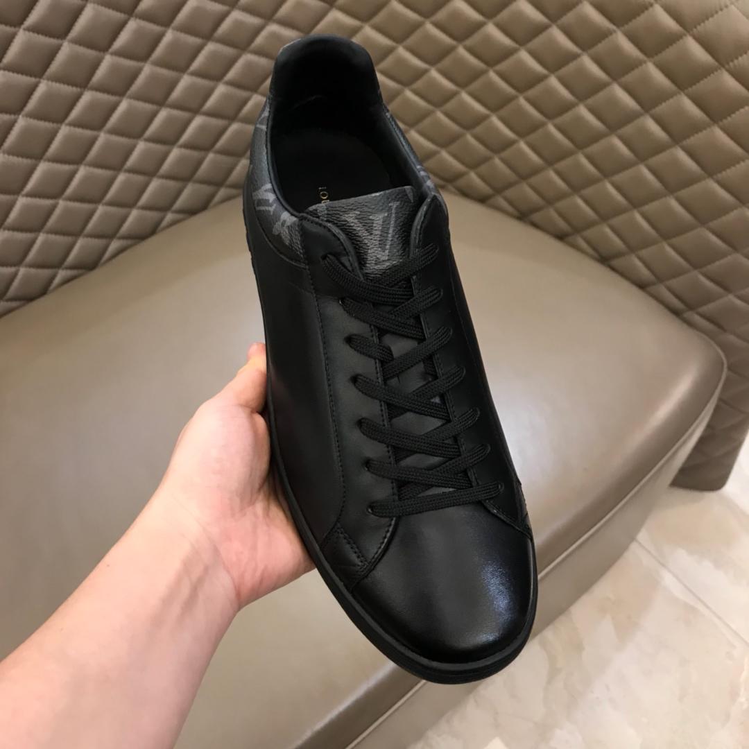 lv Perfect Quality Sneakers Black and Monogram print trim and black sole MS02841