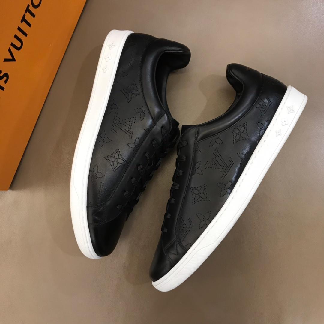 lv Perfect Quality Sneakers Black and Monogram embroidery with white sole MS02832