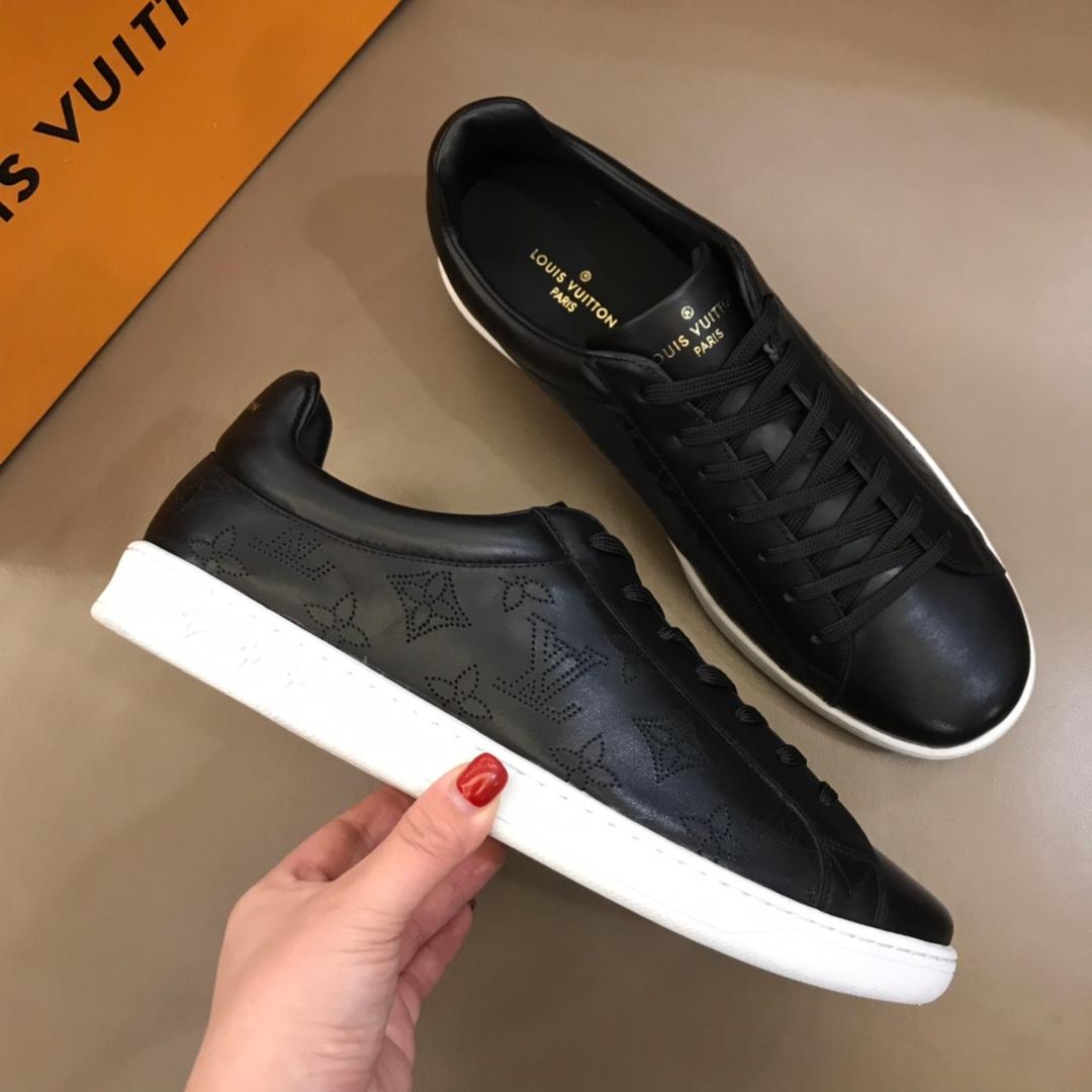 lv Perfect Quality Sneakers Black and Monogram embroidery with white sole MS02832