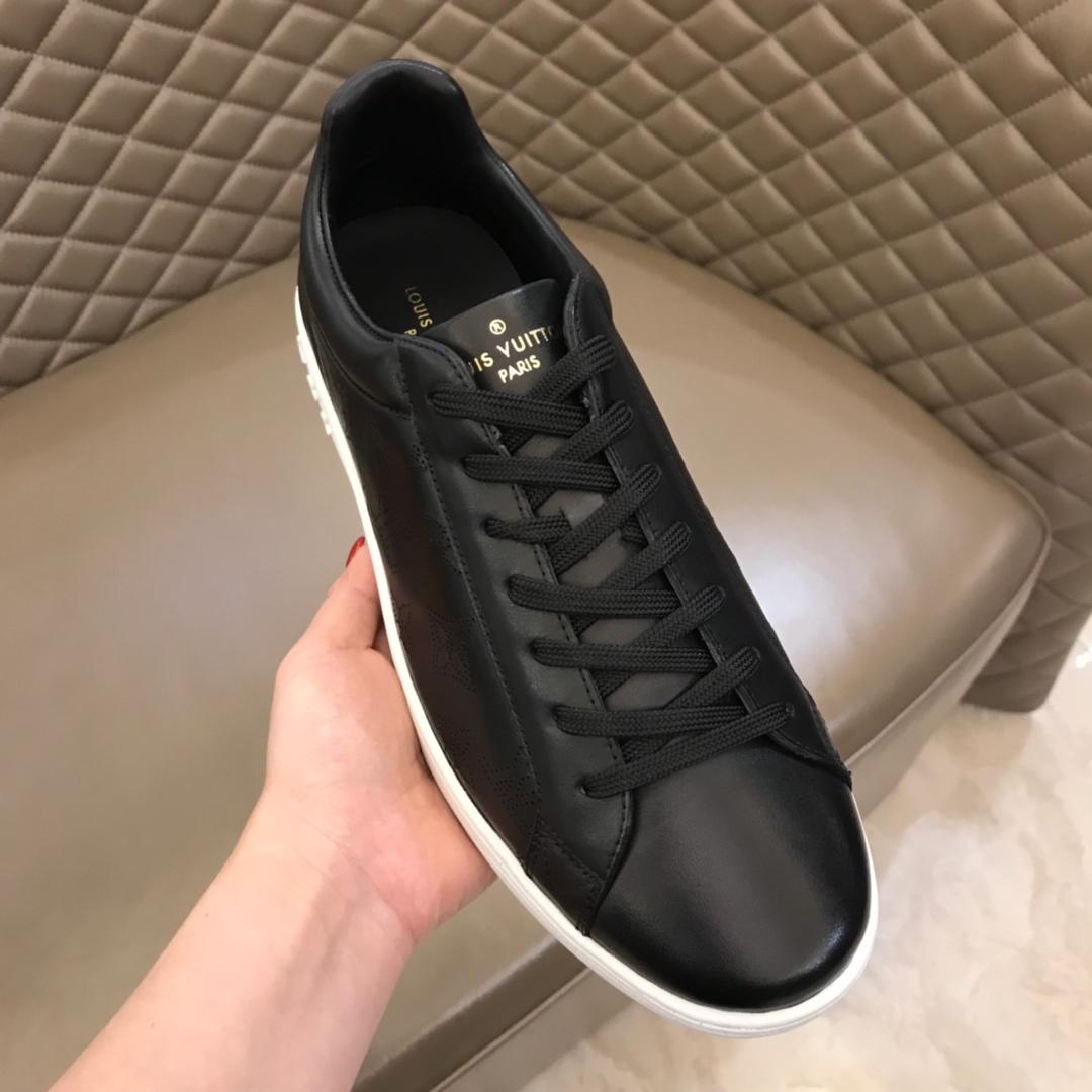 lv Perfect Quality Sneakers Black and Monogram embroidery with white sole MS02832