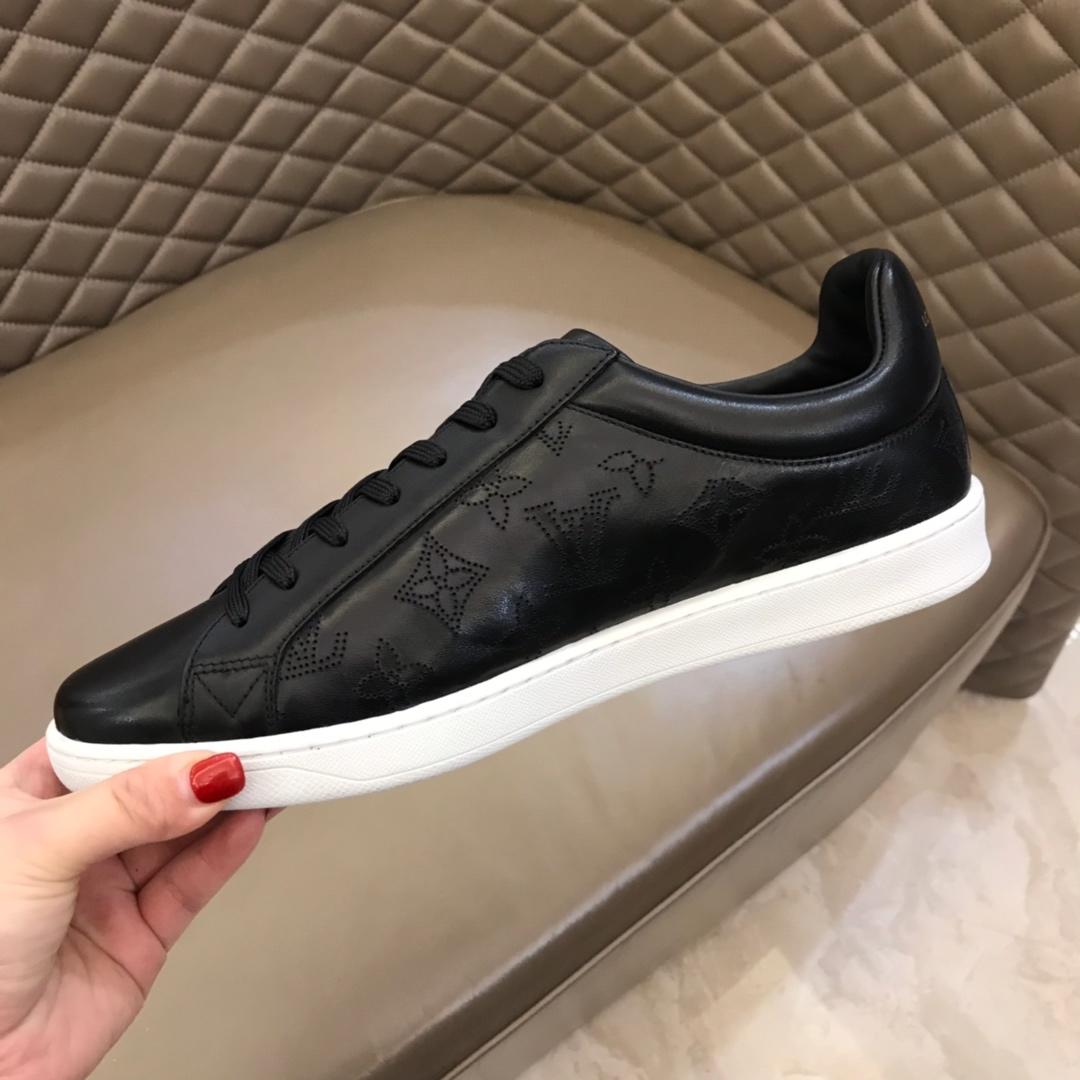 lv Perfect Quality Sneakers Black and Monogram embroidery with white sole MS02832