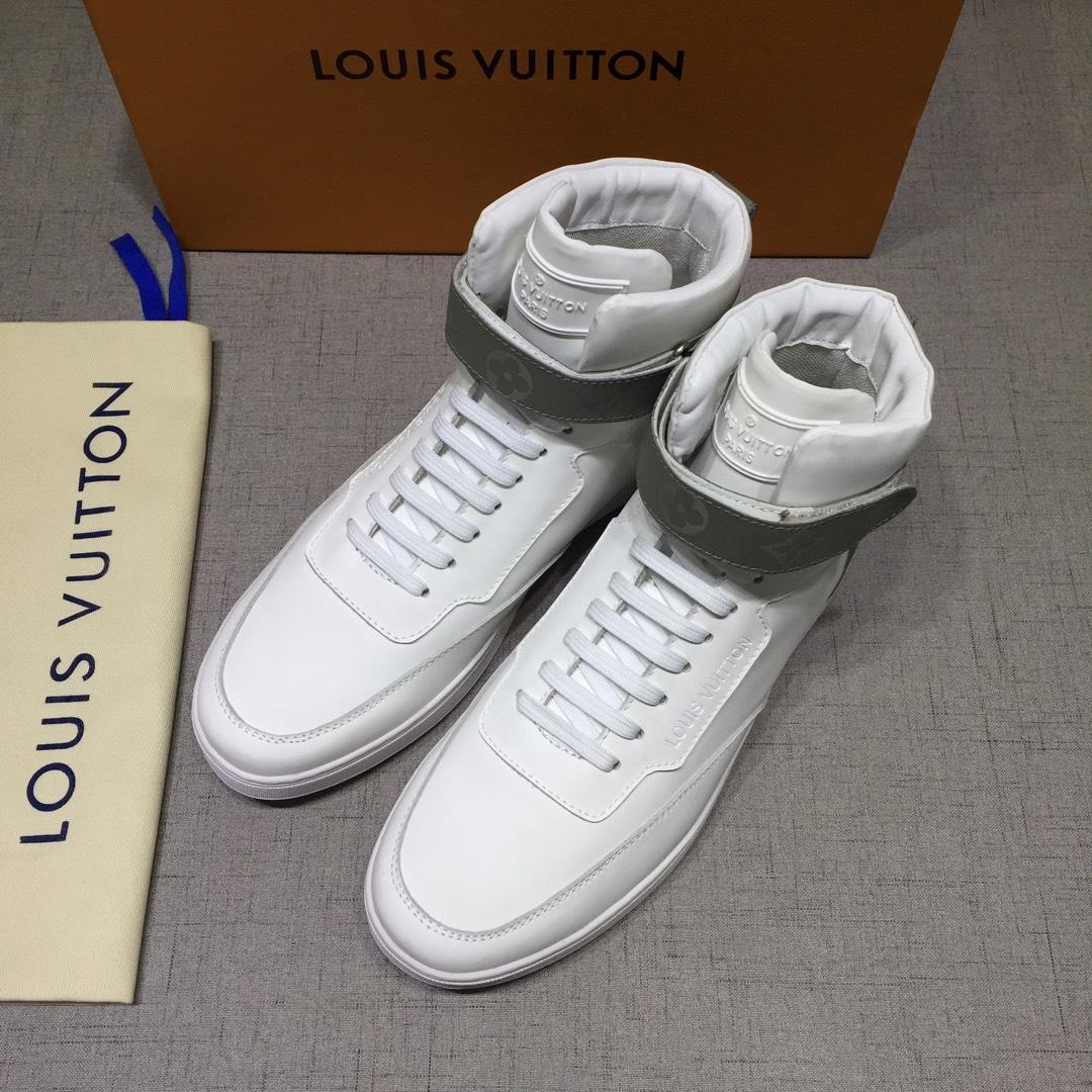 lv High-top Perfect Quality Sneakers White and gray Monogram details and white sole MS071081