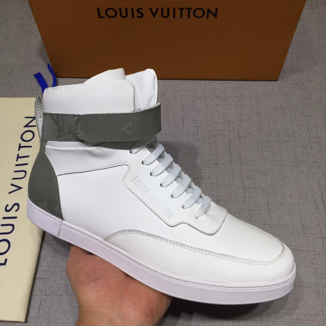 lv High-top Perfect Quality Sneakers White and gray Monogram details and white sole MS071081
