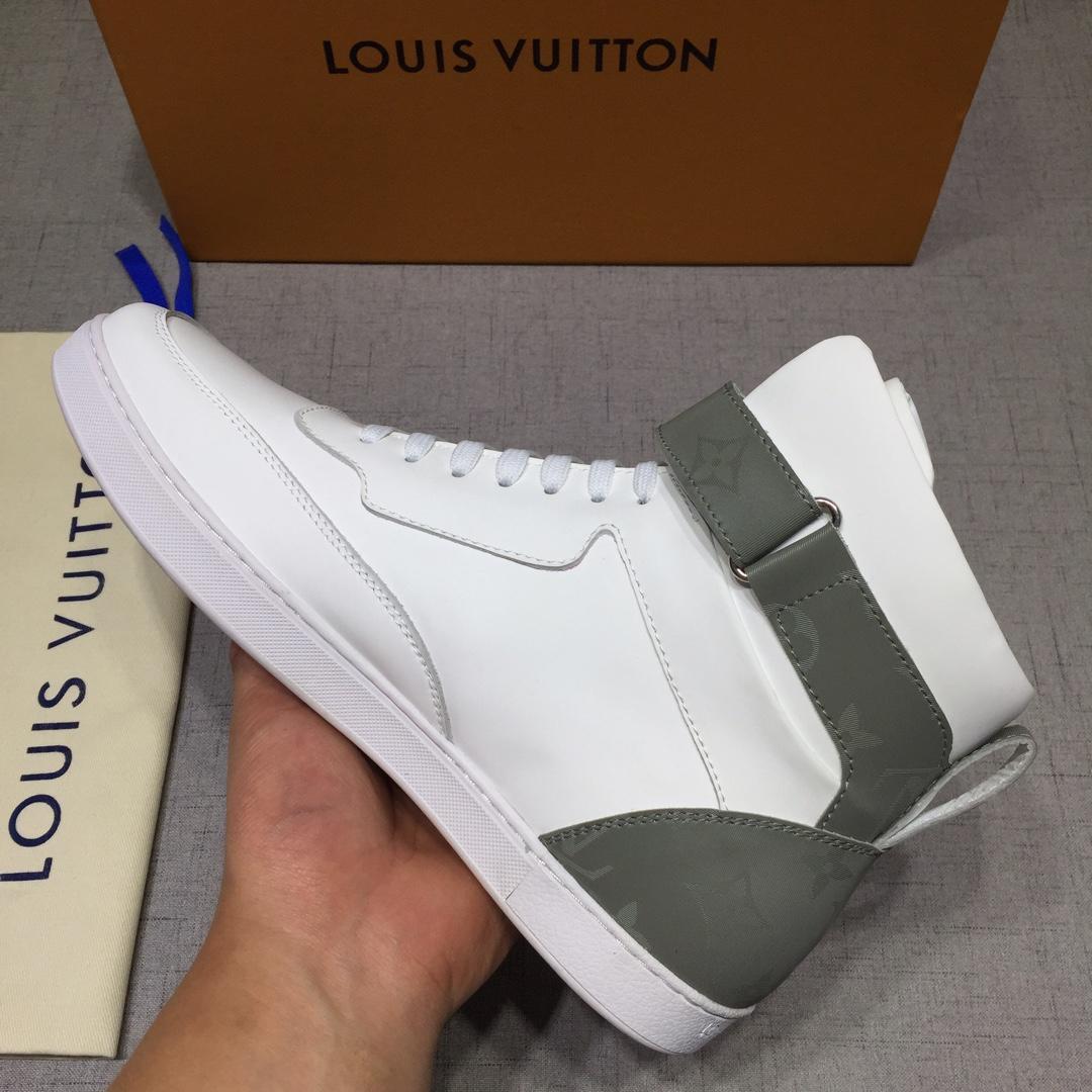 lv High-top Perfect Quality Sneakers White and gray Monogram details and white sole MS071081