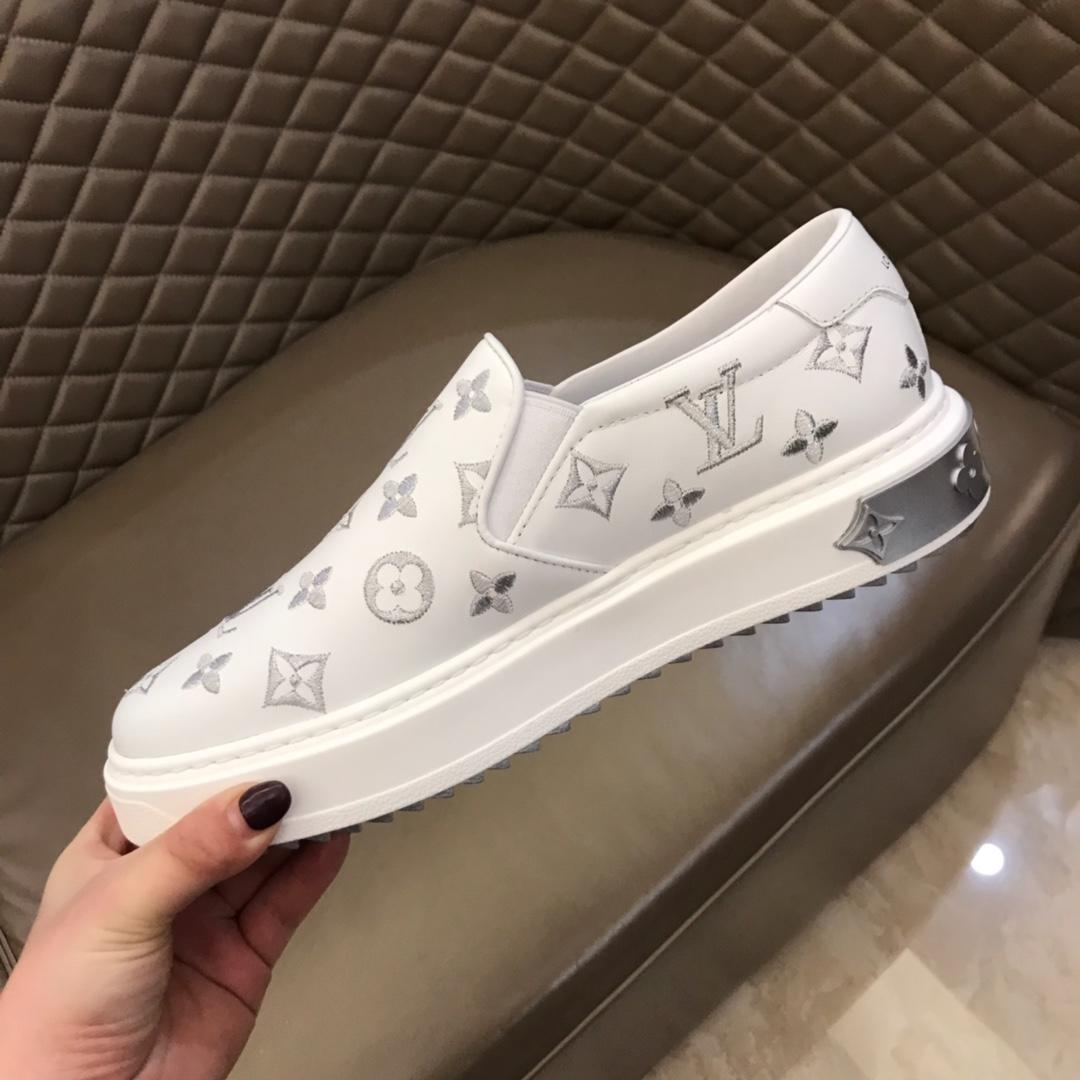 lv Fashion Sneakers White and silver Monogram embroidery with white sole MS02851