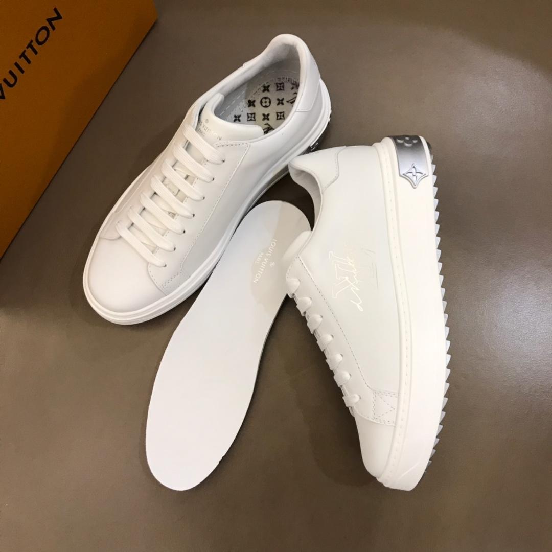 lv Fashion Sneakers White and silver LV print with white sole MS02863